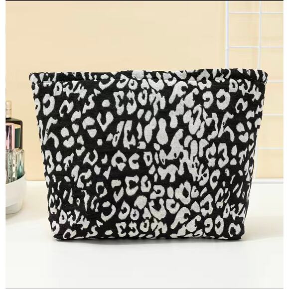Animal Print Makeup Toiletries Travel Bag - Picture 5 of 5